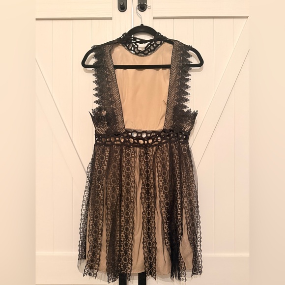 Vintage Free People Black and Cream Backless Lace Dress - Picture 2 of 5